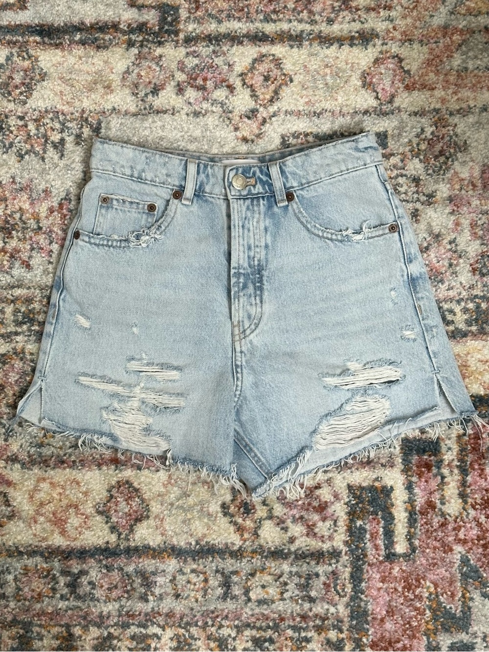 Zara High Rise Denim Shorts Light Blue Wash Frayed Hem Distressed Jean Shorts 4